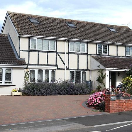 Highworth House Bed & Breakfast Swindon Ngoại thất bức ảnh