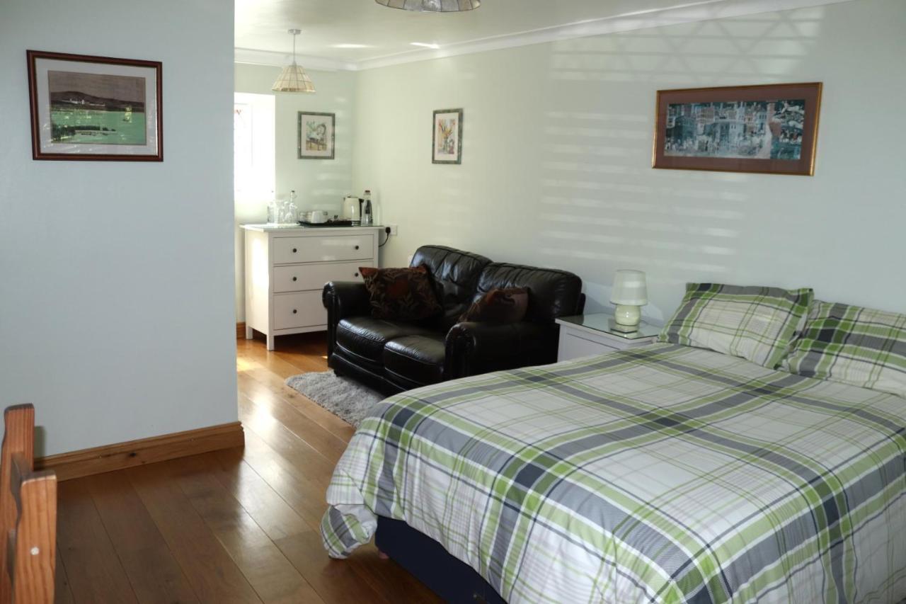 Highworth House Bed & Breakfast Swindon Ngoại thất bức ảnh