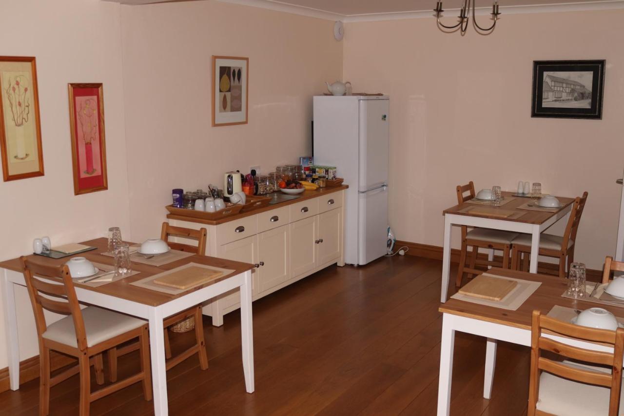 Highworth House Bed & Breakfast Swindon Ngoại thất bức ảnh