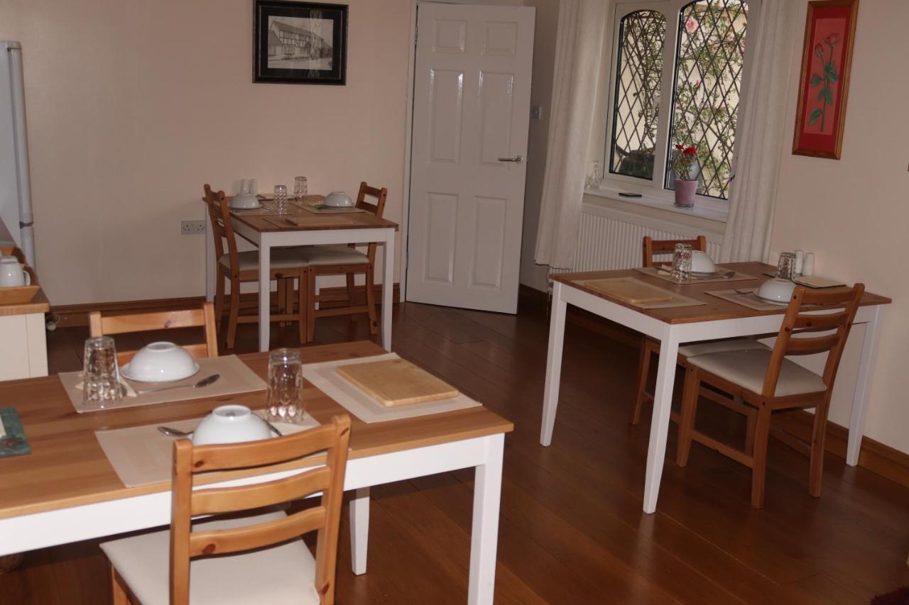 Highworth House Bed & Breakfast Swindon Ngoại thất bức ảnh