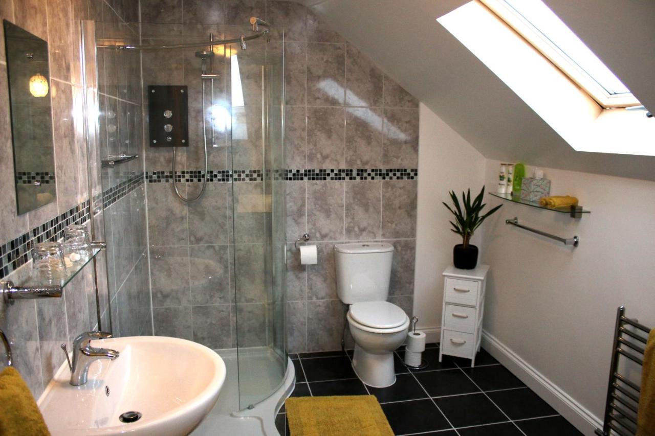 Highworth House Bed & Breakfast Swindon Ngoại thất bức ảnh