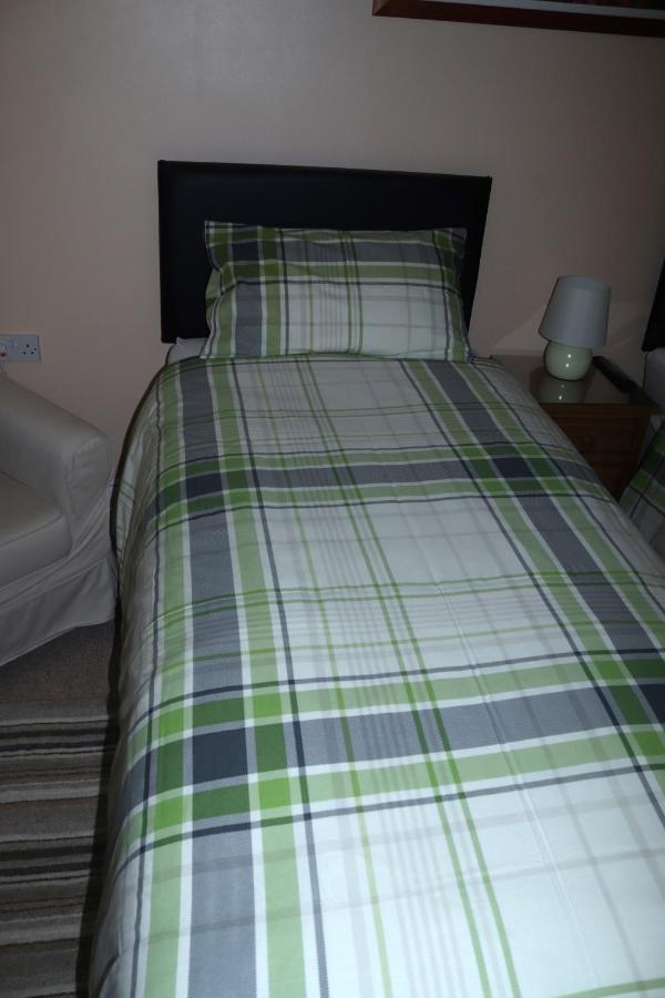 Highworth House Bed & Breakfast Swindon Ngoại thất bức ảnh