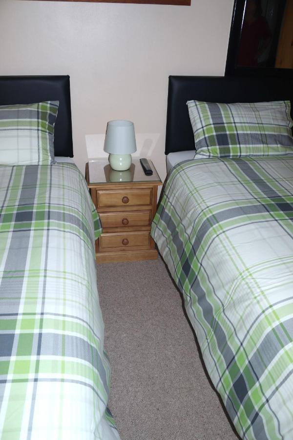 Highworth House Bed & Breakfast Swindon Ngoại thất bức ảnh