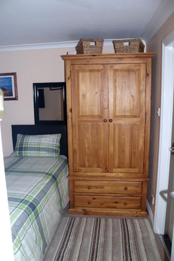 Highworth House Bed & Breakfast Swindon Ngoại thất bức ảnh