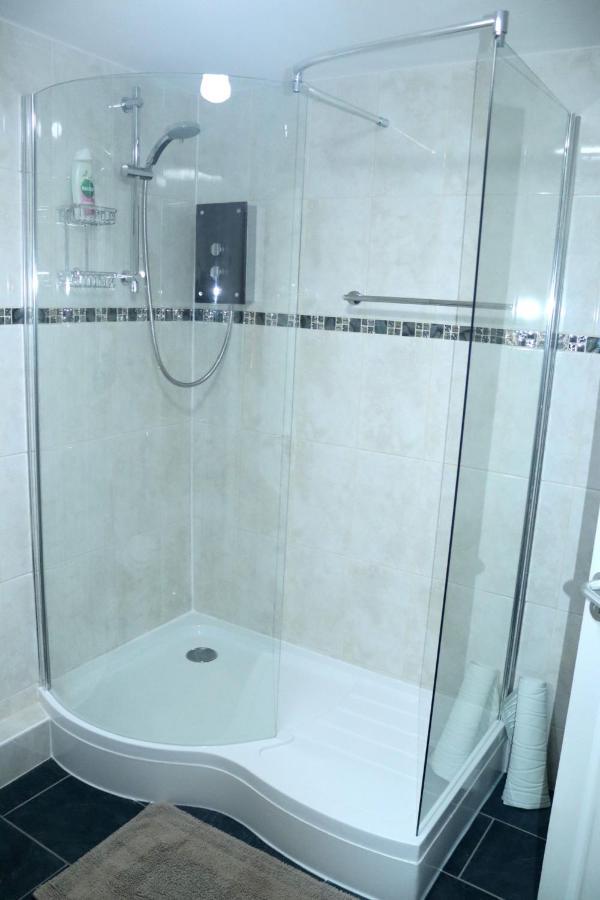 Highworth House Bed & Breakfast Swindon Ngoại thất bức ảnh