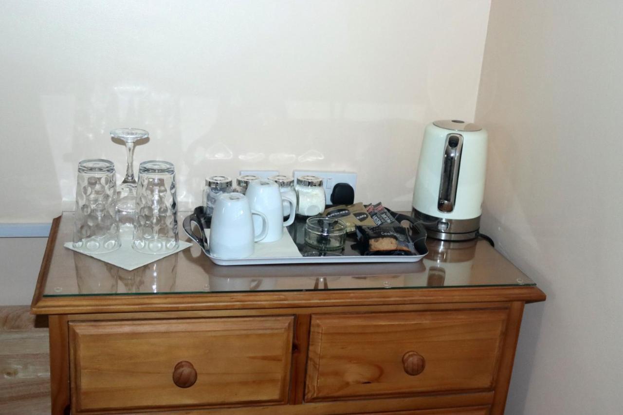 Highworth House Bed & Breakfast Swindon Ngoại thất bức ảnh